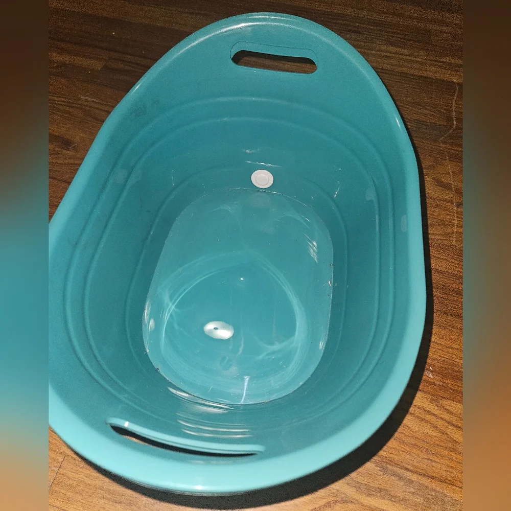 Set of 2 Beverage Tubs blue with handles and white plug to drain melted ice NEW
